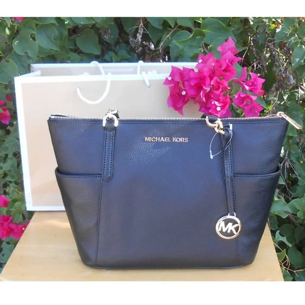 NWT LEATHER Michael Kors MK purse / shoulder bag NEW with tags